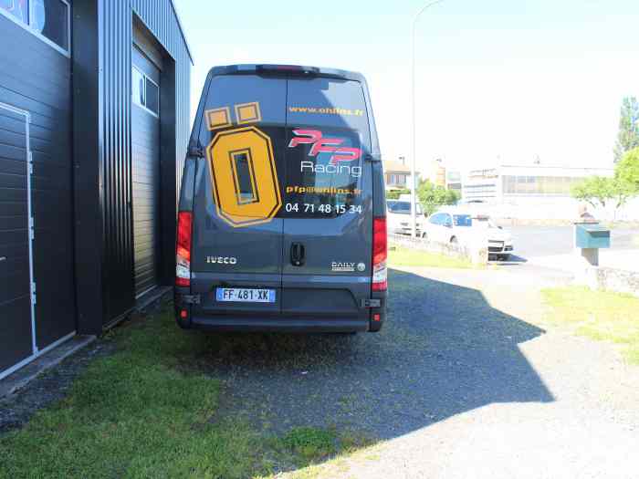 découvrez les meilleurs prix pour le covering de votre iveco daily. offrez à votre véhicule une transformation esthétique et personnalisée, tout en protégeant sa carrosserie. comparez nos offres et faites des économies sur votre projet de covering.